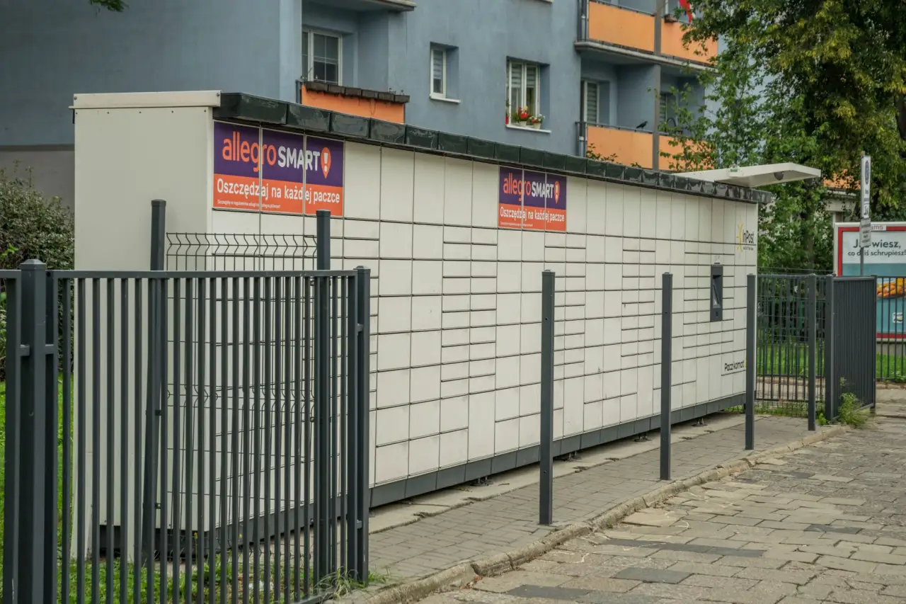 电镀与喷涂工艺在电子产品外观防护中的协同应用方案