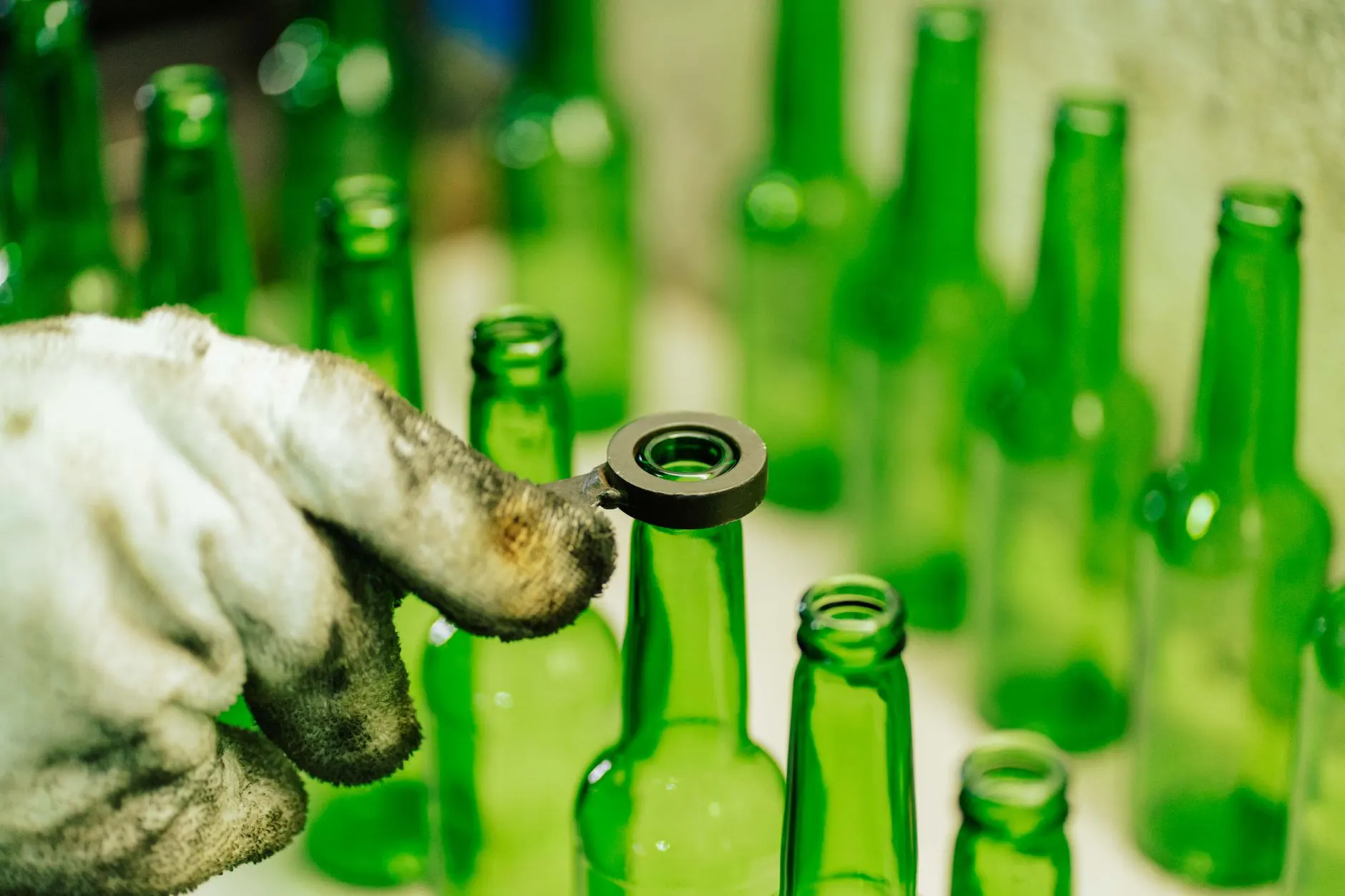 汽车摩托车配件表面处理中抛光打磨与电镀喷涂的工艺选择要点