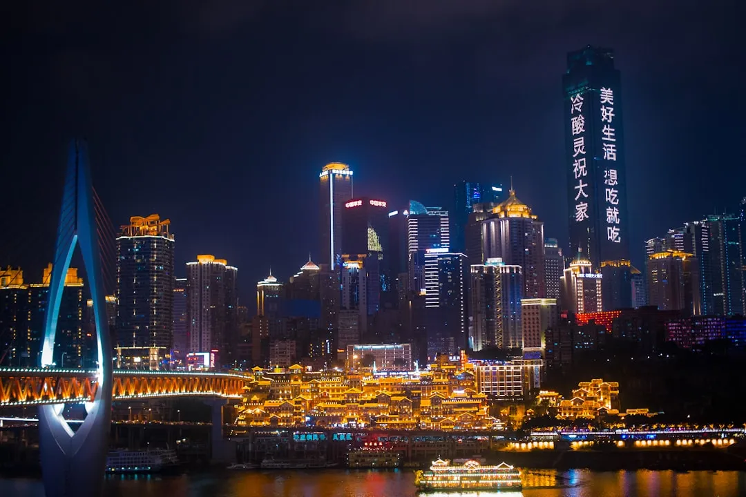 重庆顺工巧精密模具表面处理技术解析：从抛光打磨到喷涂的完整流程