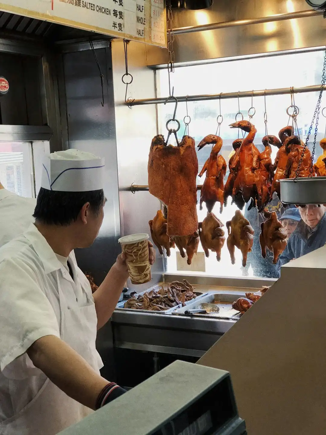 汽车摩托车配件抛光打磨工艺解析：如何提升表面处理质量与耐腐蚀性