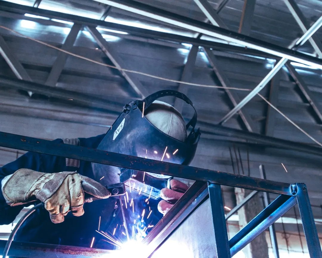 汽摩配件抛光打磨与电镀喷涂表面处理工艺解析