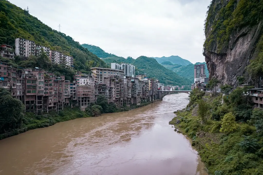汽摩配件表面处理工艺对比：抛光打磨与电镀喷涂的适用场景解析